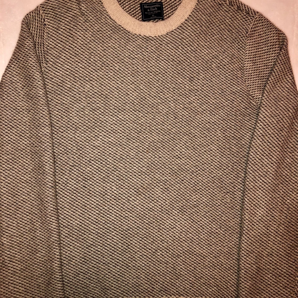 Abercrombie & Fitch knit long sleeve sweater